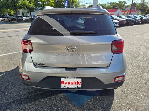 Used 2025 Hyundai Venue SEL FWD image 34