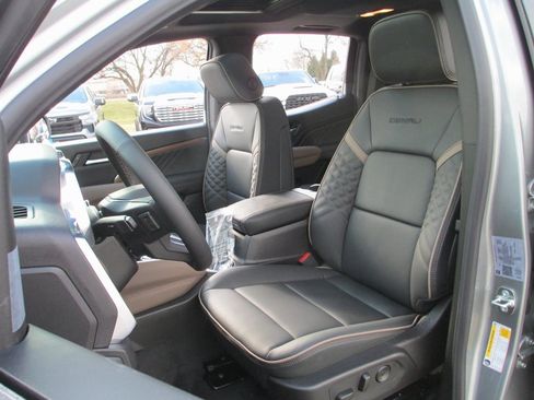 New 2026 GMC Canyon Denali image 11