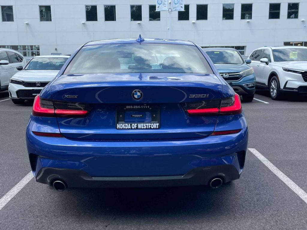 Used 2019 BMW 330i xDrive Sedan w/ M Sport Package AWD/4WD image 6