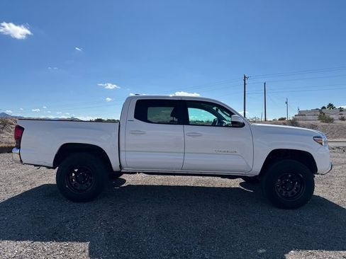 Used 2022 Toyota Tacoma SR5 image 6
