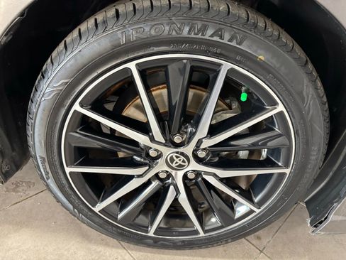 Used 2021 Toyota Camry SE image 11