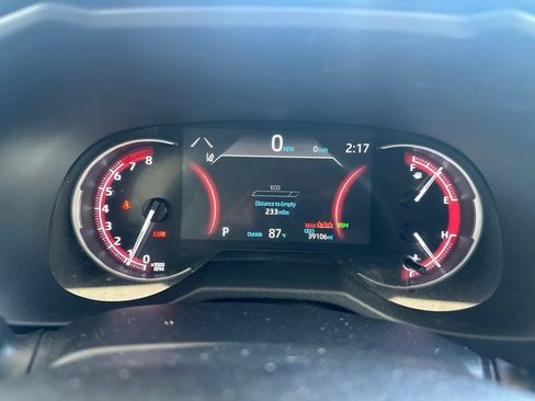 Used 2025 Toyota RAV4 XLE AWD/4WD image 27