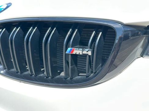 Used 2018 BMW M4 Coupe RWD image 9