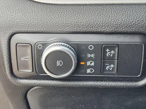 Used 2022 Ford Explorer XLT w/ Equipment Group 202A RWD image 24