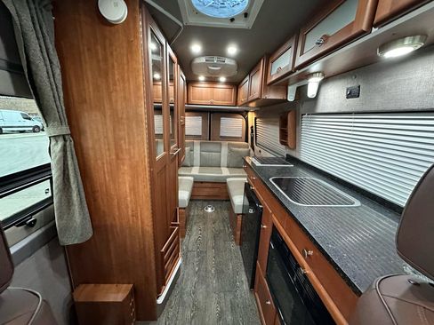 Used 2016 Mercedes-Benz Sprinter 2500 image 67