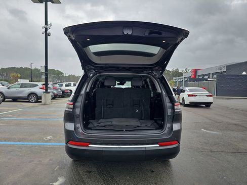 Used 2022 Jeep Grand Cherokee L Limited image 17