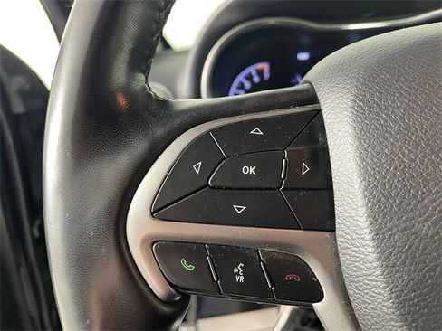 Certified 2021 Jeep Grand Cherokee Laredo X image 11