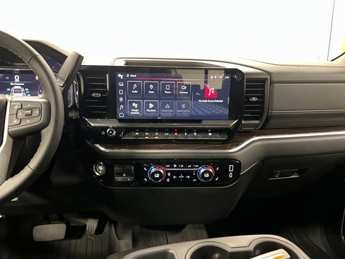 New 2026 GMC Sierra 1500 SLE AWD/4WD image 24