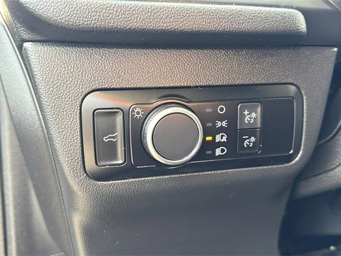 Used 2022 Ford Escape SE w/ SE Sport Appearance Package image 13