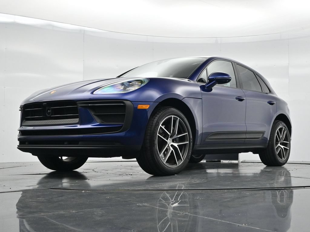 Certified 2026 Porsche Macan AWD/4WD image 25