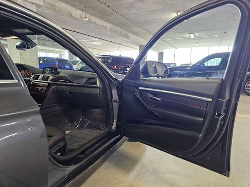 Used 2018 BMW 330i xDrive Sedan AWD/4WD image 36
