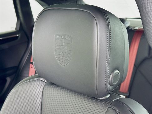 New 2026 Porsche Macan S image 14