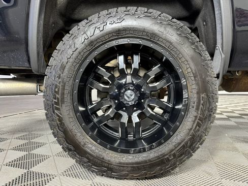 Used 2019 GMC Sierra 2500 Denali w/ Duramax Plus Package AWD/4WD image 47