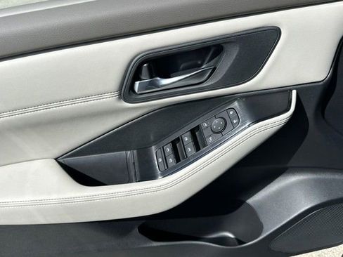 New 2026 Nissan Rogue SV AWD/4WD image 10