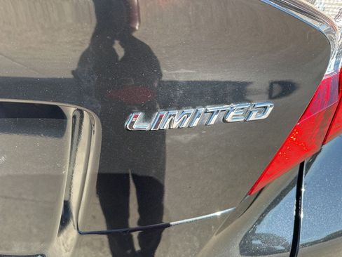 Used 2020 Toyota C-HR Limited FWD image 2