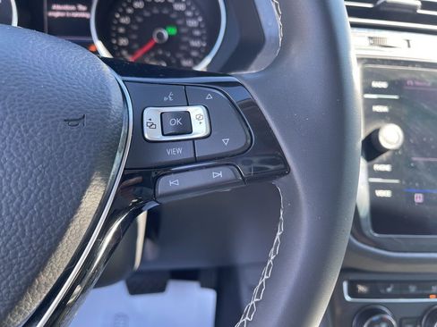 Used 2021 Volkswagen Tiguan SE w/ 3rd Row Seat Package image 17