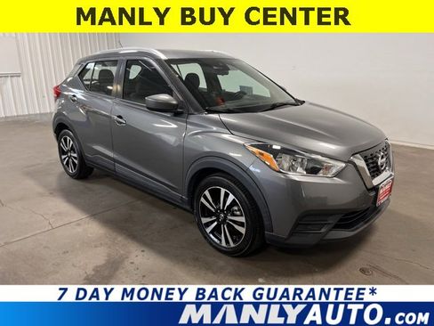 Used 2020 Nissan Kicks SV image 1