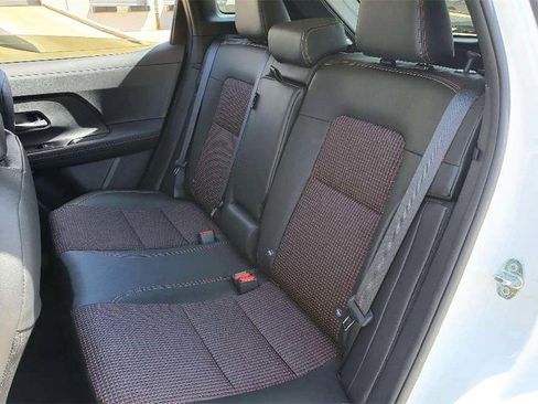 New 2025 Nissan Kicks SR image 18