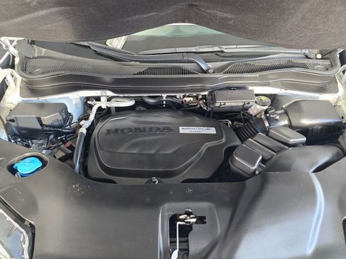 Used 2020 Honda Pilot Touring image 9