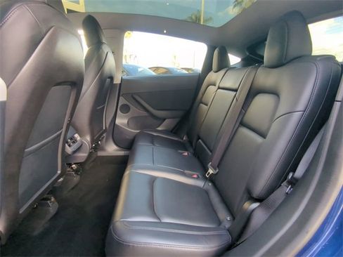 Used 2020 Tesla Model Y Long Range image 16