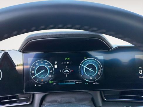 New 2025 Hyundai Elantra SEL FWD image 12