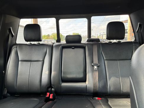 Used 2022 Ford F250 Lariat w/ Black Appearance Package image 16