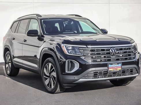 New 2026 Volkswagen Atlas SE FWD image 1