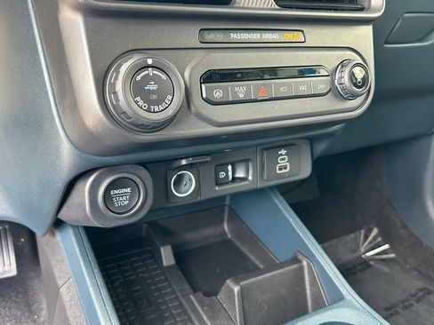 Used 2025 Ford Maverick Lariat w/ Black Appearance Package AWD/4WD image 36