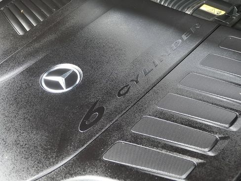 Used 2025 Mercedes-Benz GLS 450 4MATIC image 28