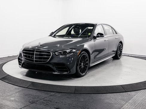 Used 2023 Mercedes-Benz S 580 4MATIC Sedan w/ AMG Line image 3