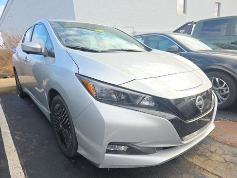 Used 2025 Nissan Leaf SV Plus image 3