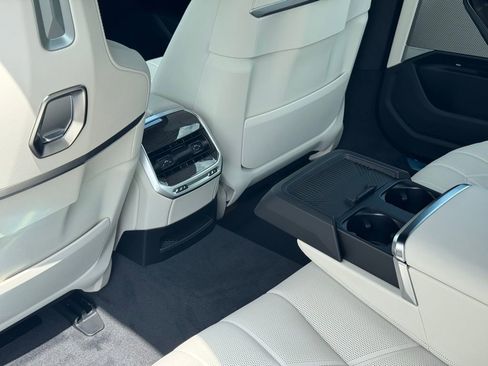 New 2026 BMW 760i xDrive w/ Premium Package AWD/4WD image 18