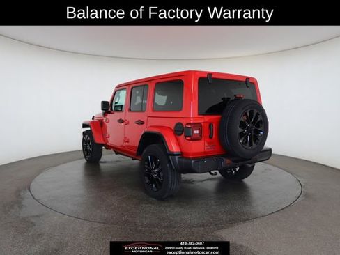 Used 2025 Jeep Wrangler Unlimited Sahara w/ Safety Group image 12