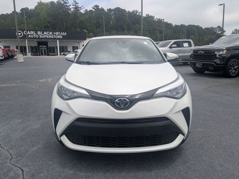 Used 2021 Toyota C-HR XLE FWD image 2