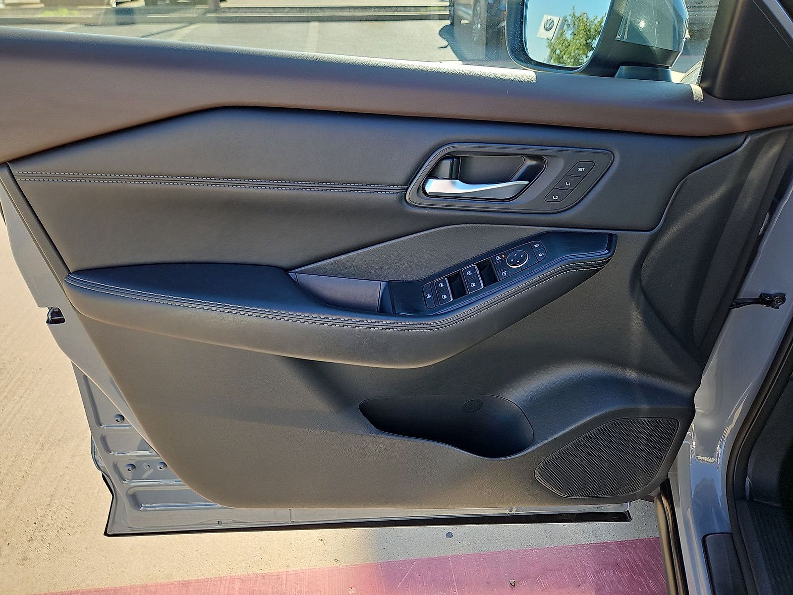 Used 2023 Nissan Rogue SL w/ SL Premium Package FWD image 15