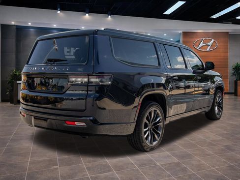 Used 2025 Jeep Grand Wagoneer L Series III w/ Rear Seat Video Group 1 AWD/4WD image 13