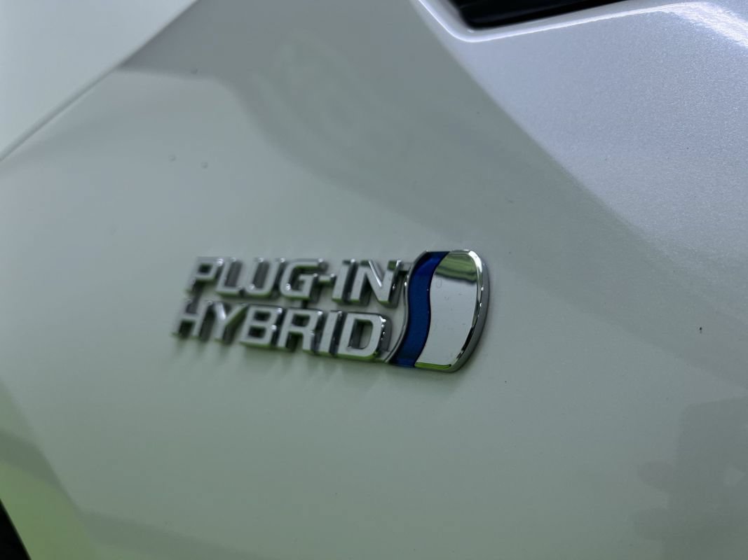 Used 2019 Toyota Prius Prime Plus w/ Carpet Mat Package FWD image 12