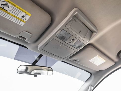 Used 2017 Nissan Titan SV image 29