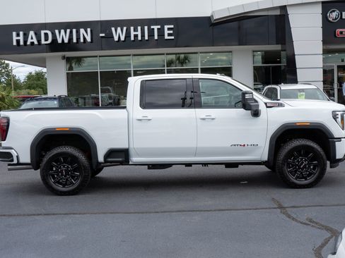 New 2026 GMC Sierra 2500 AT4 image 2