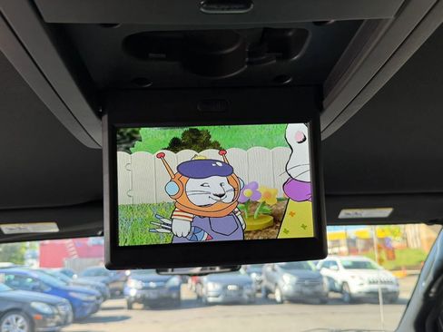 Used 2015 Dodge Grand Caravan SXT image 49