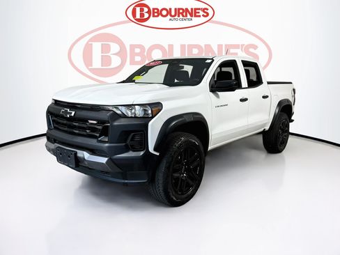 Used 2023 Chevrolet Colorado Trail Boss AWD/4WD image 6
