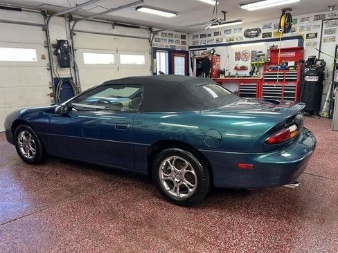 Used 2001 Chevrolet Camaro Z28 RWD image 2