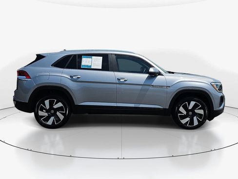 Used 2024 Volkswagen Atlas Cross Sport SE FWD image 5