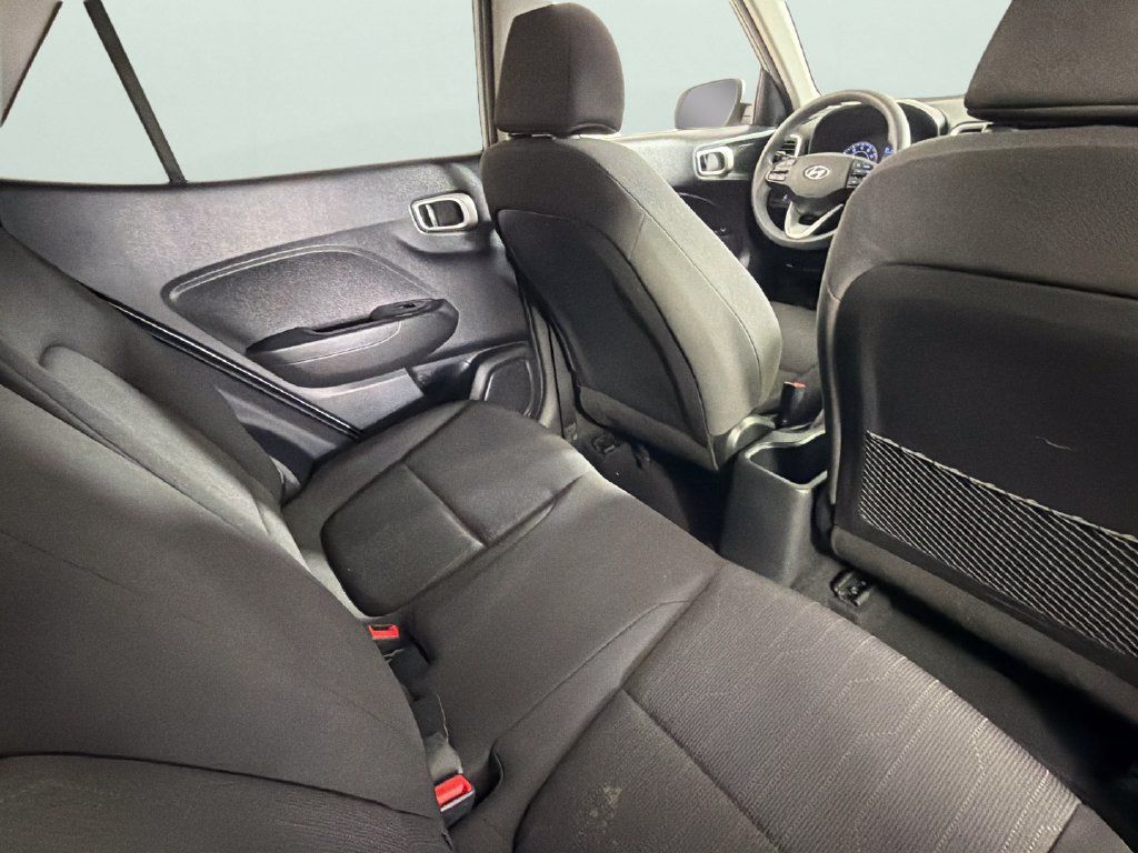 Used 2022 Hyundai Venue SE w/ Cargo Package FWD image 29