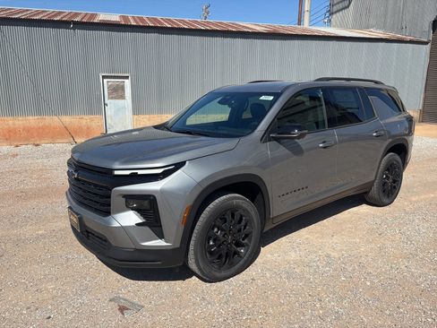 New 2026 Chevrolet Traverse LT w/ Midnight/Sport Edition FWD image 2