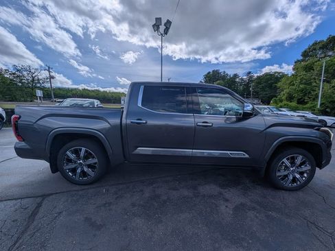 Used 2023 Toyota Tundra Capstone AWD/4WD image 9