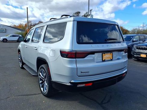 Used 2022 Jeep Wagoneer Series II w/ Convenience Group I image 3