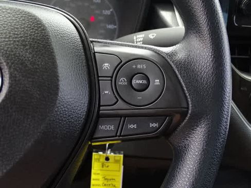 Used 2025 Toyota Corolla LE FWD image 36