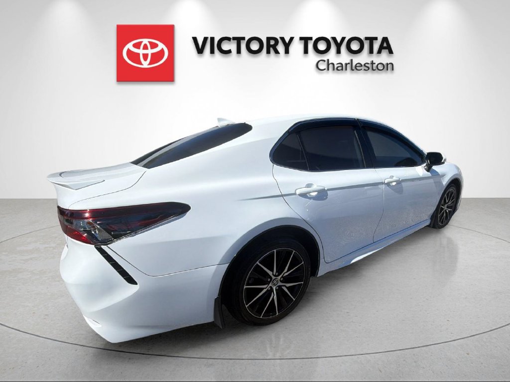 Used 2024 Toyota Camry SE FWD image 7