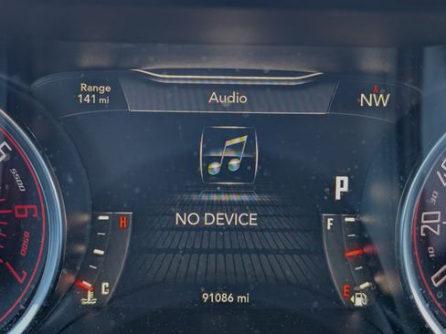 Used 2015 Dodge Challenger R/T image 10